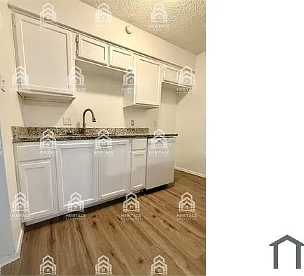 101 N Bugle Dr — Photo 2