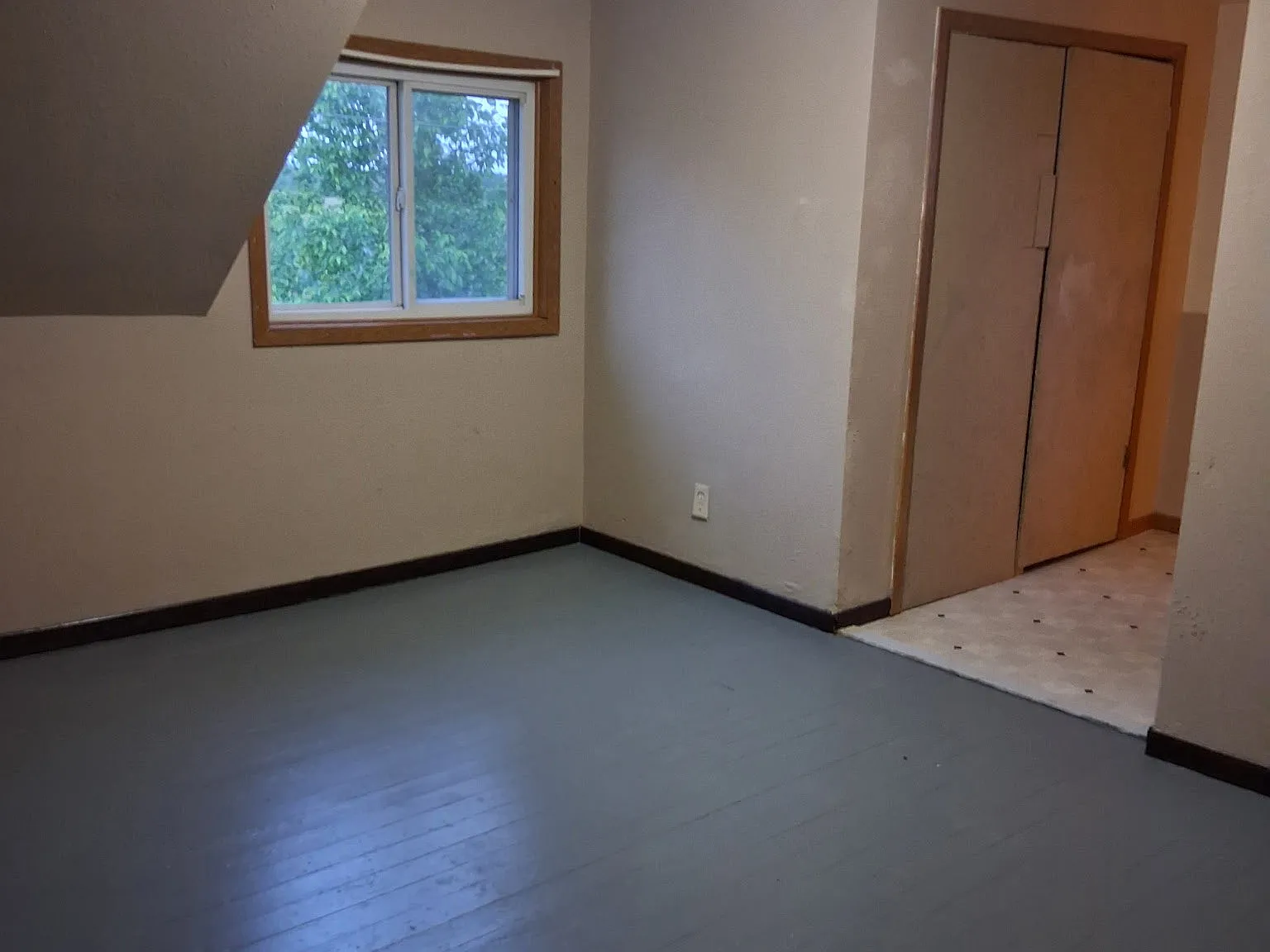 4 bed, 1800 sqft, $1,000 — Photo 3