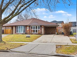 61 1/2 Eastbury Dr, Hamilton, ON L8E2V8