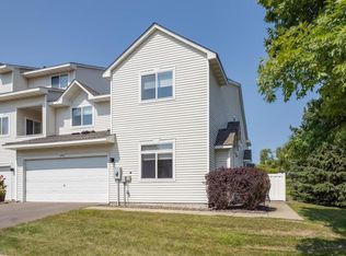 8987 Sawgrass Gln, Maple Grove, MN 55311