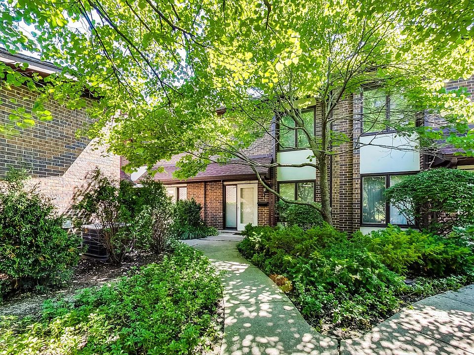1st image of 1075 Deerfield Pl