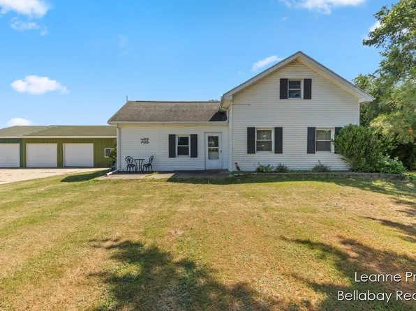 4724 Fifteen Mile Rd NW, Kent City, MI 49330