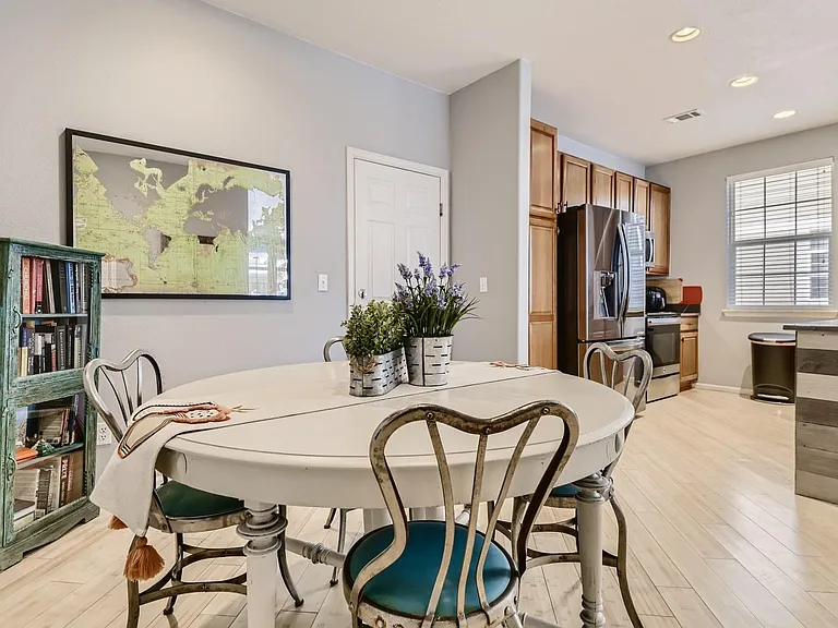 8377 Stonybridge Cir — Photo 14