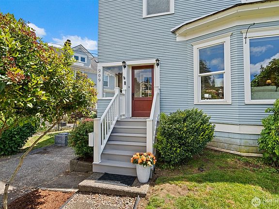 3rd image of 209 E 8th Street