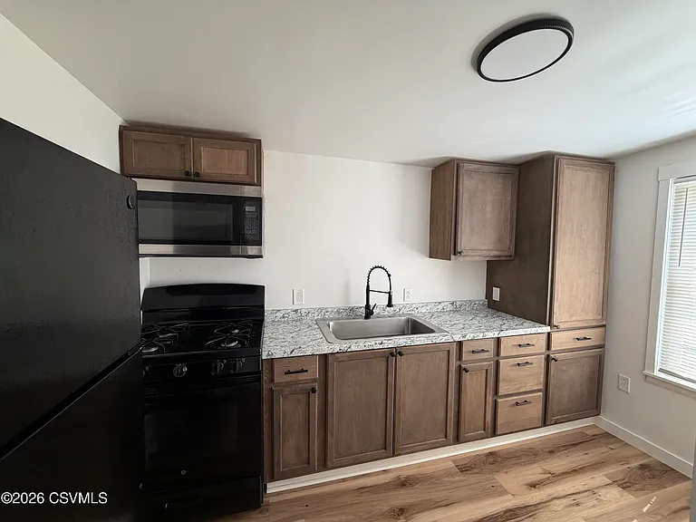 154 E 4th St — Photo 10