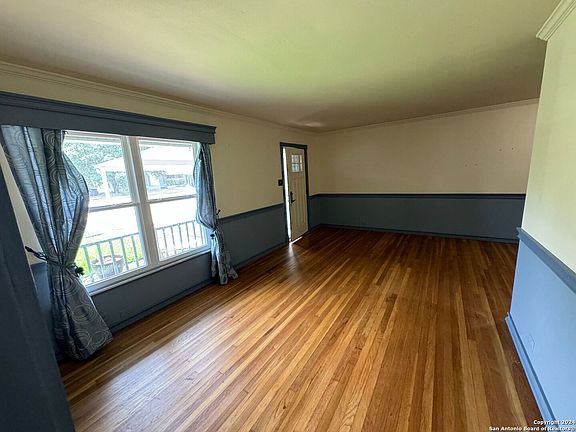 5th image of 243 MARCHMONT LN