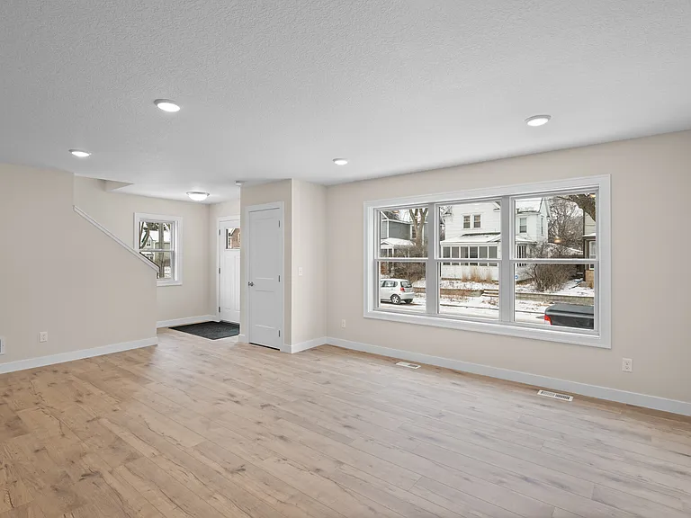 820 26th Ave NE #1 — Photo 8
