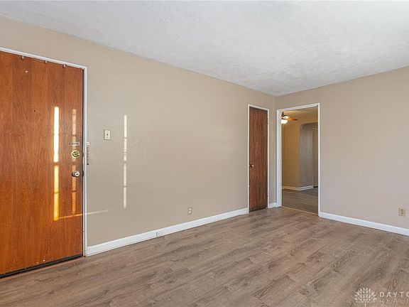 3rd image of 514 Wiltshire Blvd