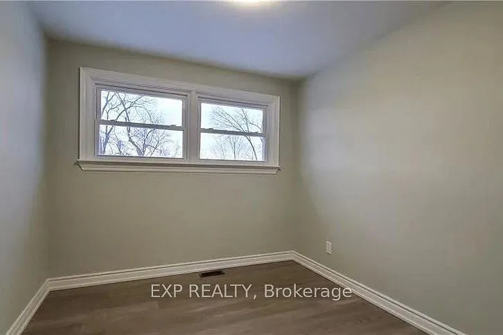 8 Hillcrest Ave — Photo 9