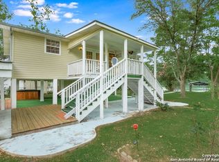 354 Meadow Lake Dr, Seguin, TX 78155
