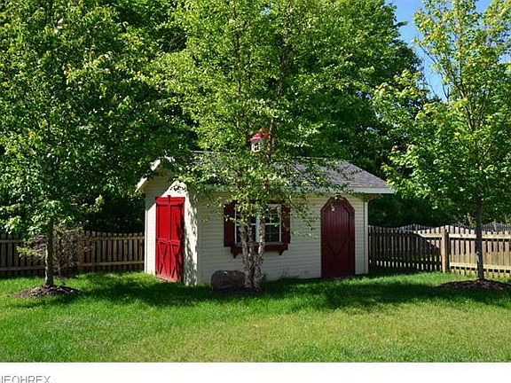 2nd image of 37985 Avalon Dr