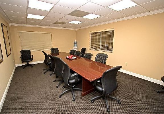 5th image of 5095 S Washington Ave