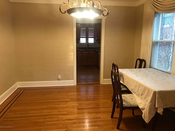 3rd image of 687 Davis Ave