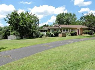 673 Oak Grove Rd, Flat Rock, NC 28731