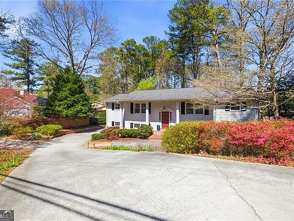 4th image of 2864 Briarlake Rd NE