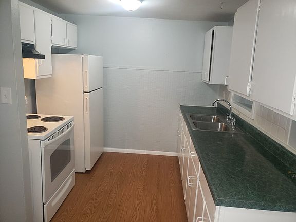 3rd image of 3008 Hudson St