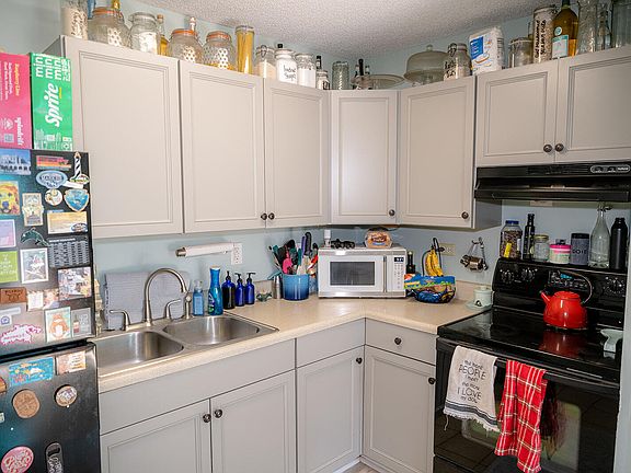 4th image of 125-127 Casa Court Dr