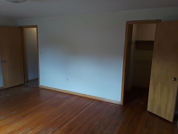 5th image of 1440-1450 E 222nd St #1442