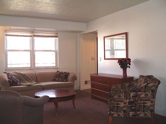 Cozy & Open Ready for Its New Owners!