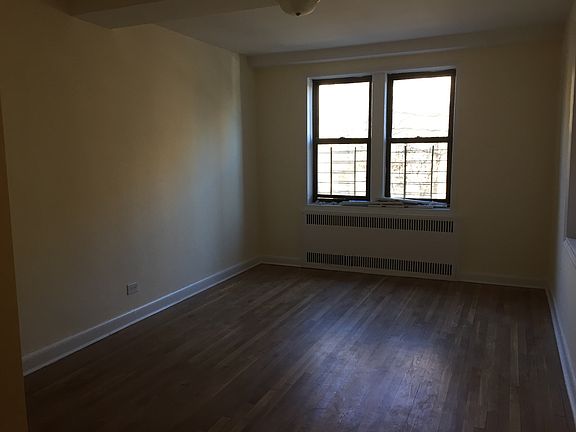 3rd image of 4325 43rd St APT 005C