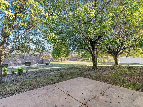 2nd image of 6400 Farmcrest Ct