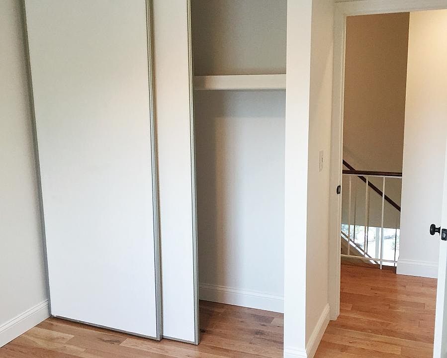 2076 Parmenter Blvd, photo 26