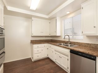 411 N Palm Dr APT 10, Beverly Hills, CA 90210