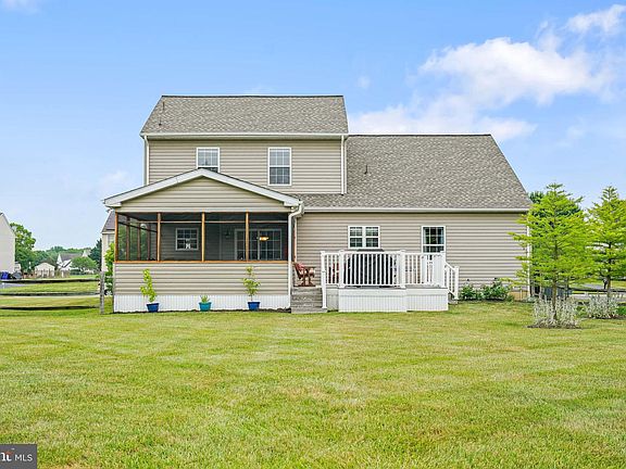 5th image of 308 Red Cedar Ln