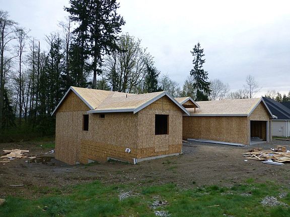 2nd image of 1411 162nd St NE
