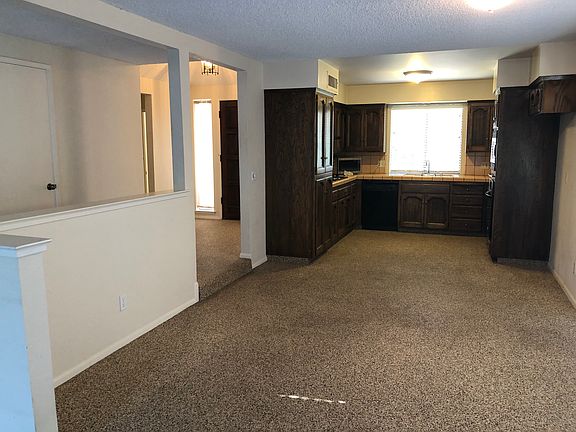 3rd image of 322 W Warner Ave