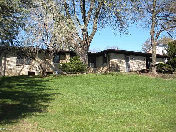4th image of 54862 Franklin Dr