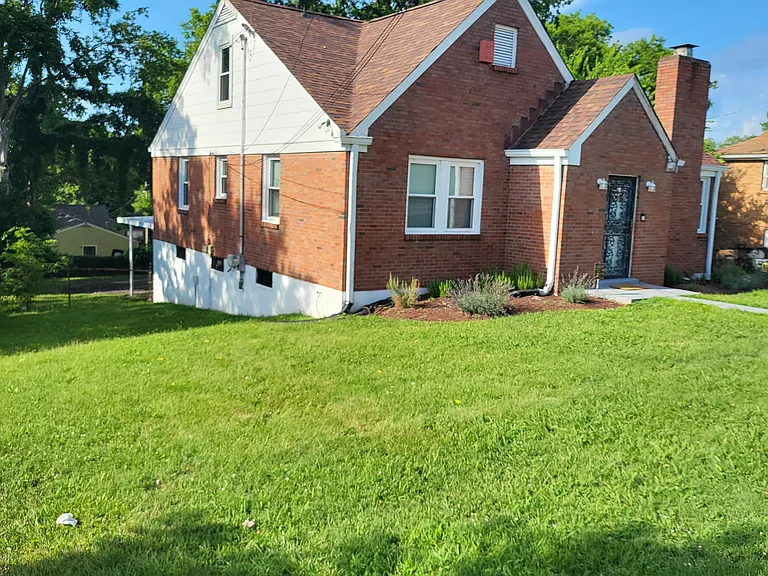 2404 Morena St — Photo 3