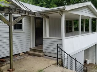 903 N Country Club Rd, Decatur, IL 62521