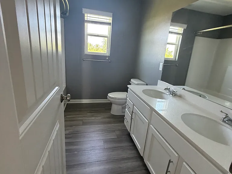5148 Rock Creek Dr — Photo 3