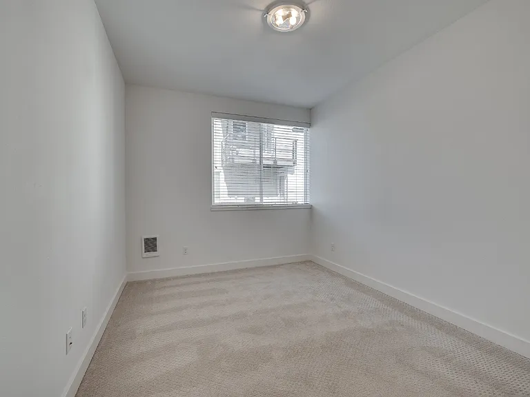 23115 NE 8th St — Photo 14