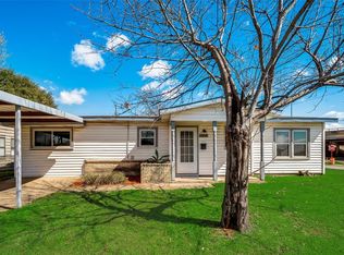 2808 Gumwood Park Dr, Fort Worth, TX 76118