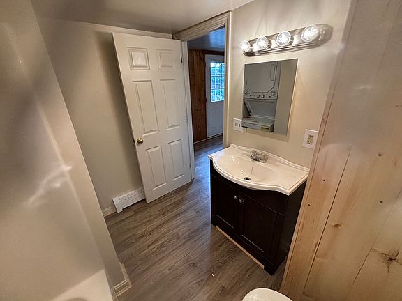 3rd image of 227B Main St