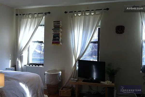 Rented by Brownstone Real Estate | media 10