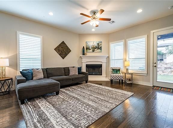 3rd image of 6415 Mirarosa Dr