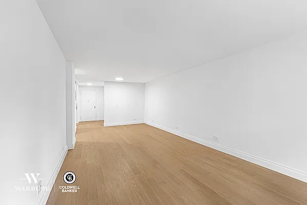 Sold by Coldwell Banker Warburg | media 30