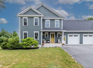 3 Clifton Rd #2, Falmouth, ME 04105