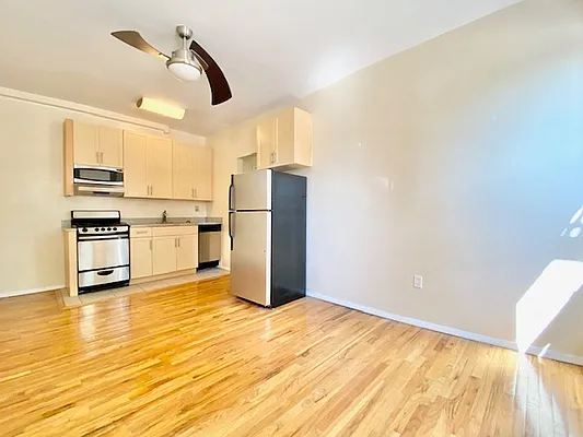 Rented by Bohemia Realty Group | media 2