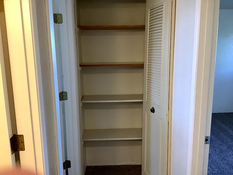 329 S 40th Pl #B — Photo 8