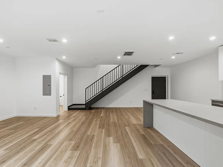 TALA Residences at 829 Larrabee Street — Photo 35