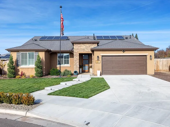 2567 Orange Ct, Kingsburg, CA 93631