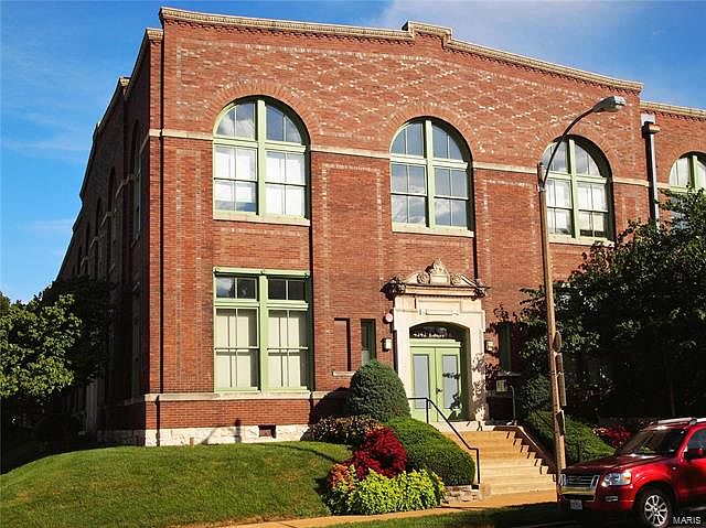 1st image of 4242 Laclede Ave APT 204