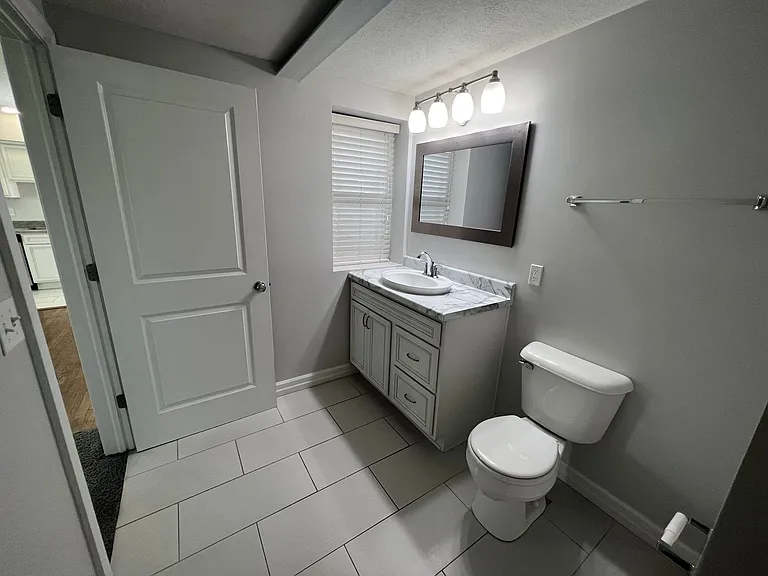 528 S 29th St — Photo 38