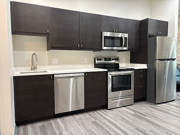 5th image of 44 E Utica St #1D