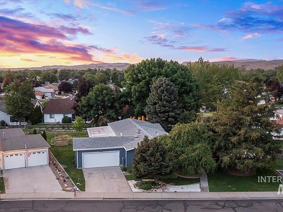 2nd image of 8306 W Willowpark Dr