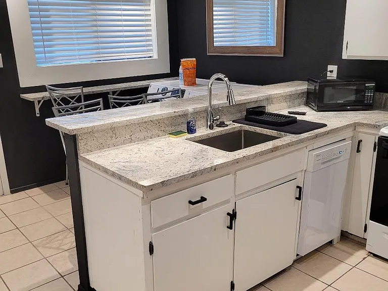 314 Alvarado Dr NE #A — Photo 12
